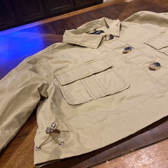 4 Button Jacket - Picture 2 of 7